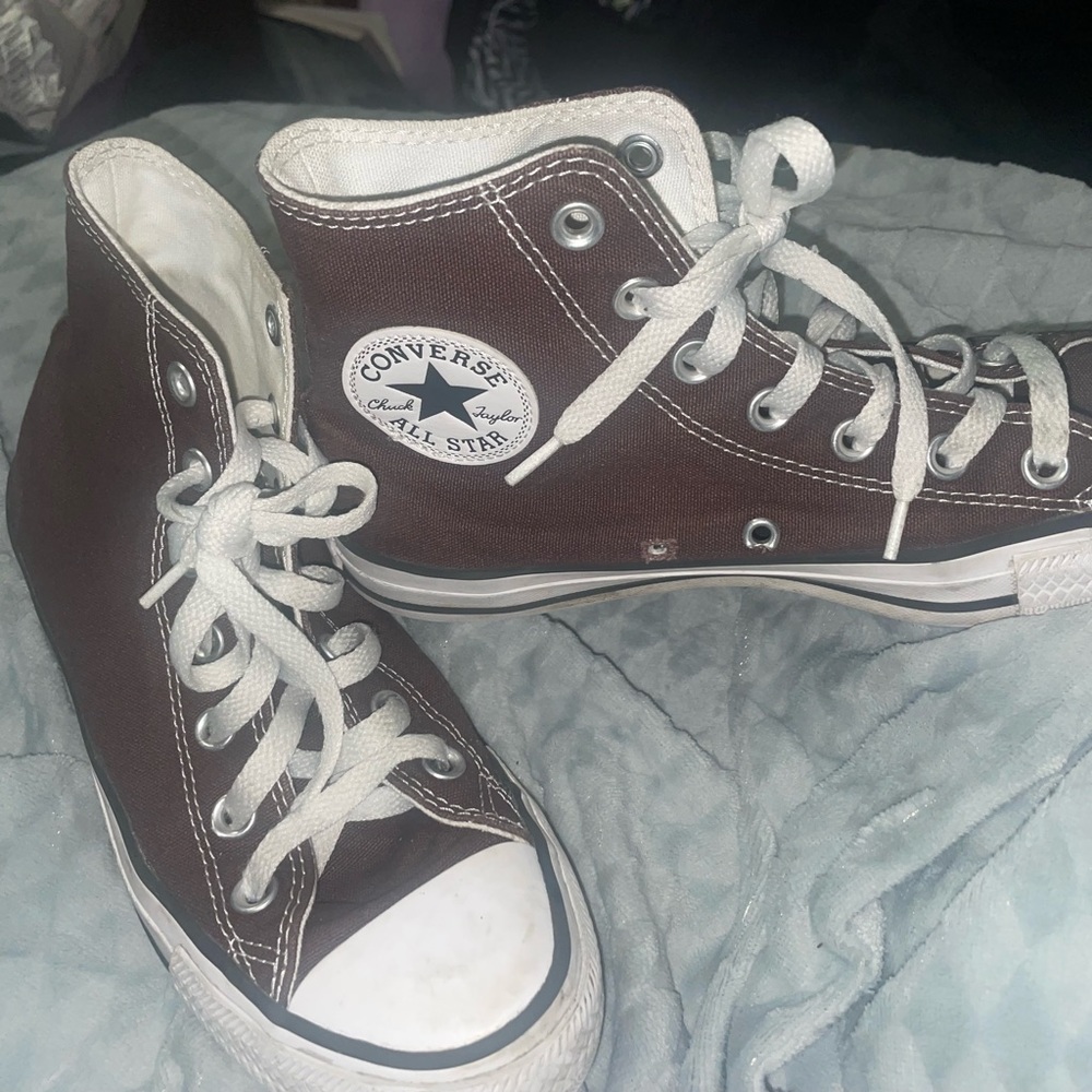 Brown/ Dark Root Converse
